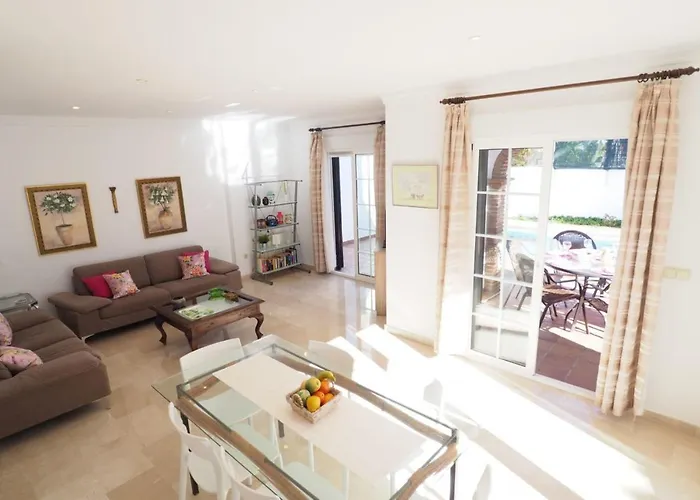 Paradise - Palomas Villa Nerja