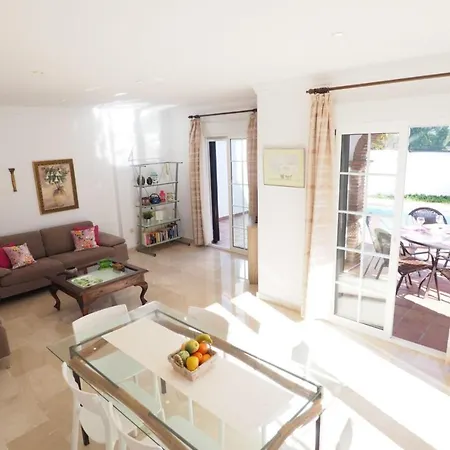 Paradise - Palomas Villa Nerja